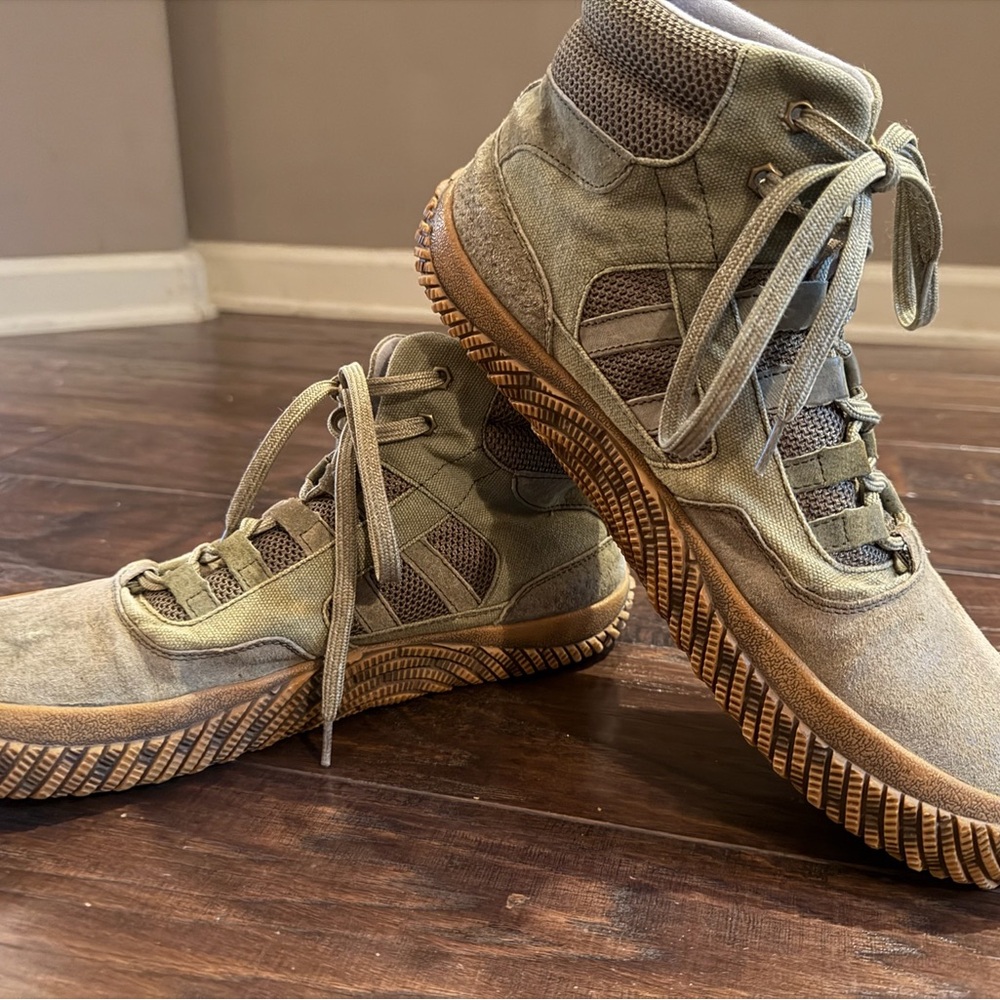 Hybrid Green Label Men’s Shoes, Sage/Olive Green, Size 12